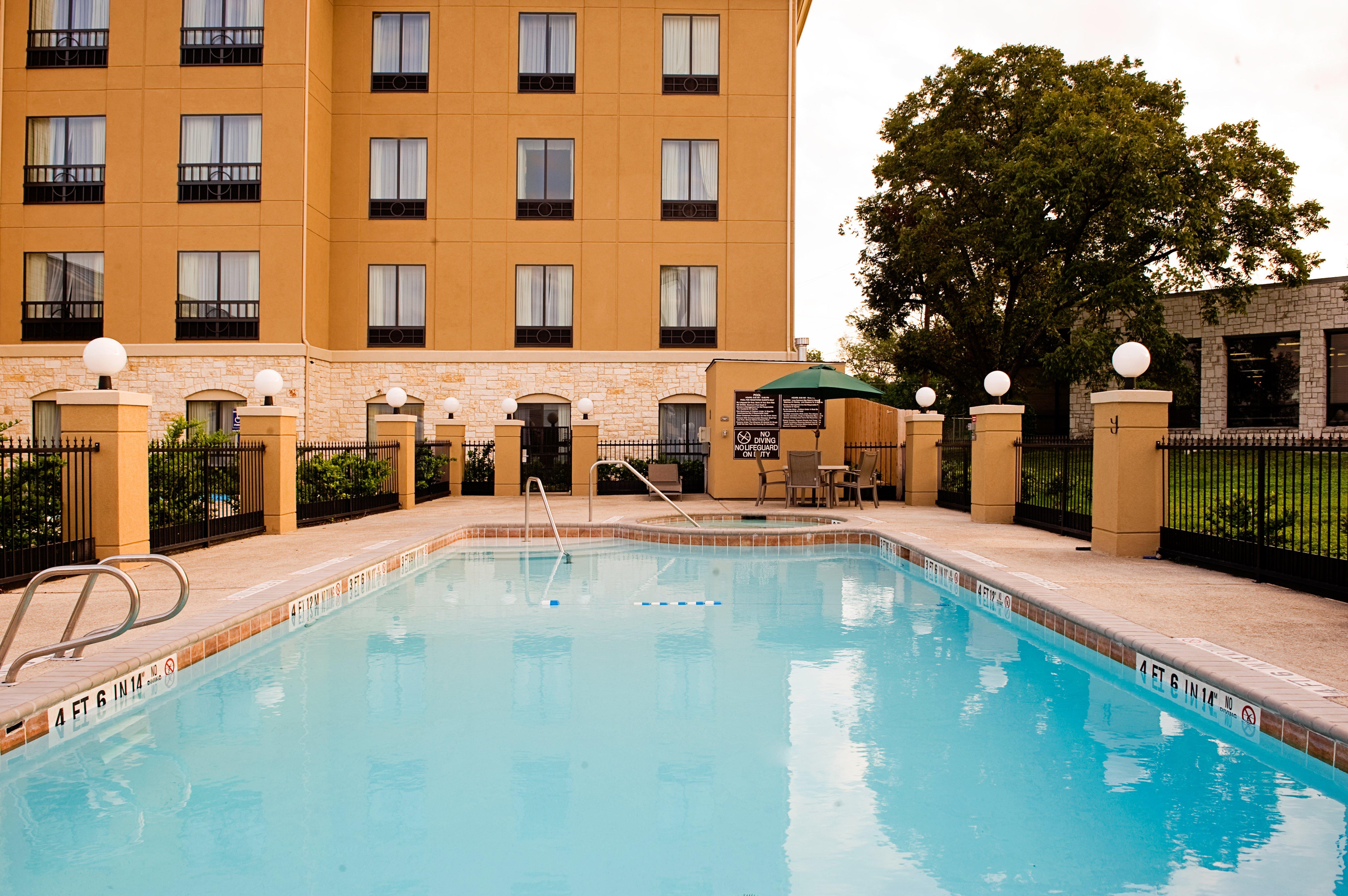 Holiday Inn Express Hotel & Suites San Antonio Nw-Medical Area, An Ihg Hotel Exterior photo